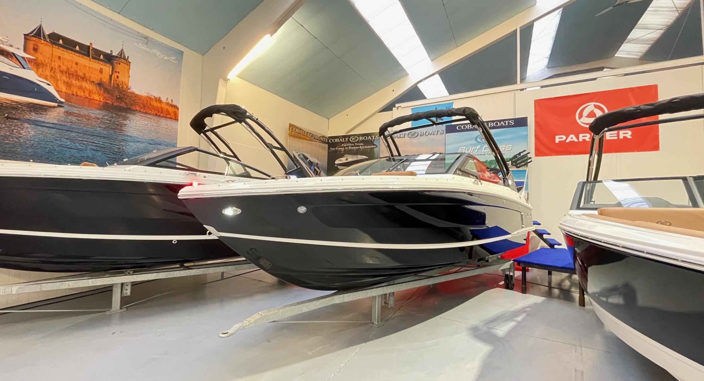 Cobaltboats Surf R4