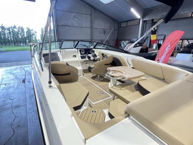 230 Searay Sunsport