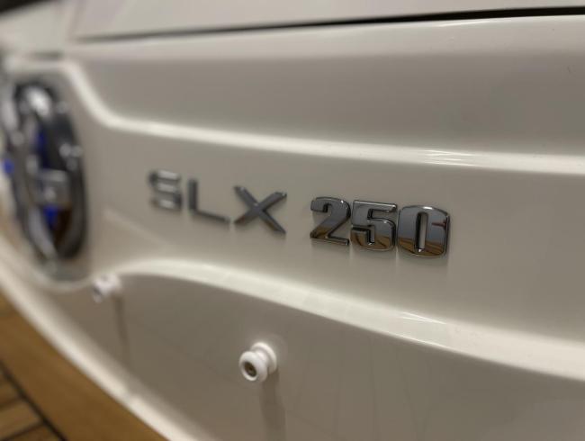 Searayboats SLX250