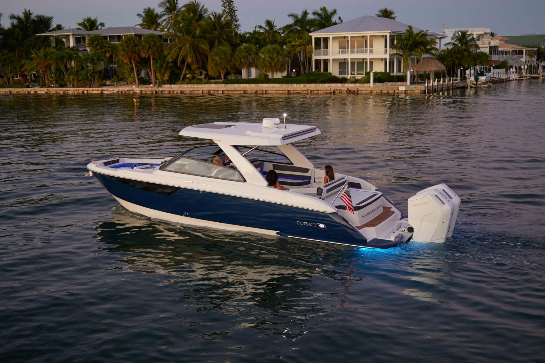 Cobalt Boats R35 Coastal 2020 bij Belgian Boat Service