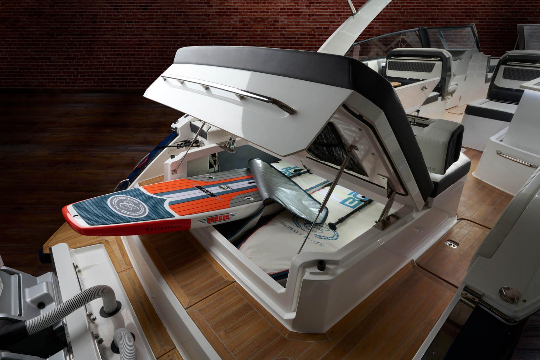 Cobalt Boats R35 Coastal 2020 bij Belgian Boat Service