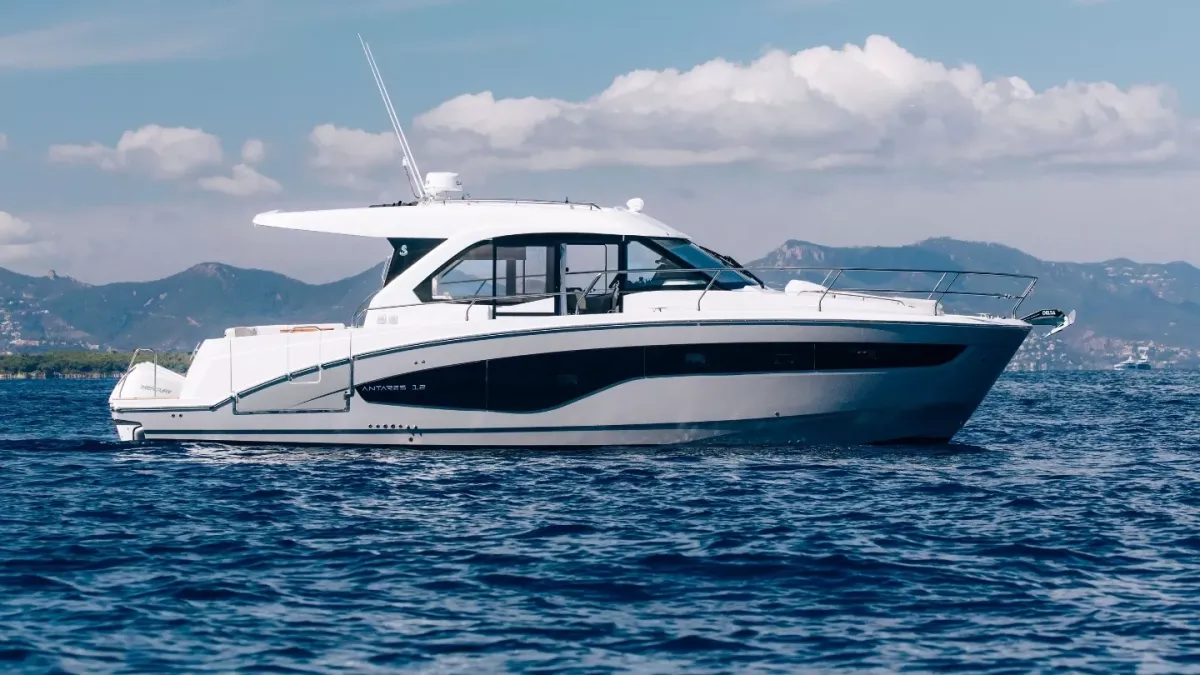 Beneteau Antares 12 Coupé