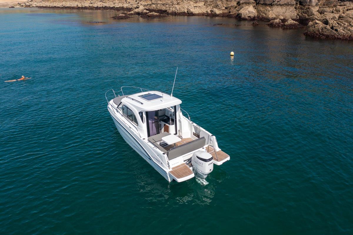 Beneteau Antares 8 Outboard 2020 bij Belgian Boat Service