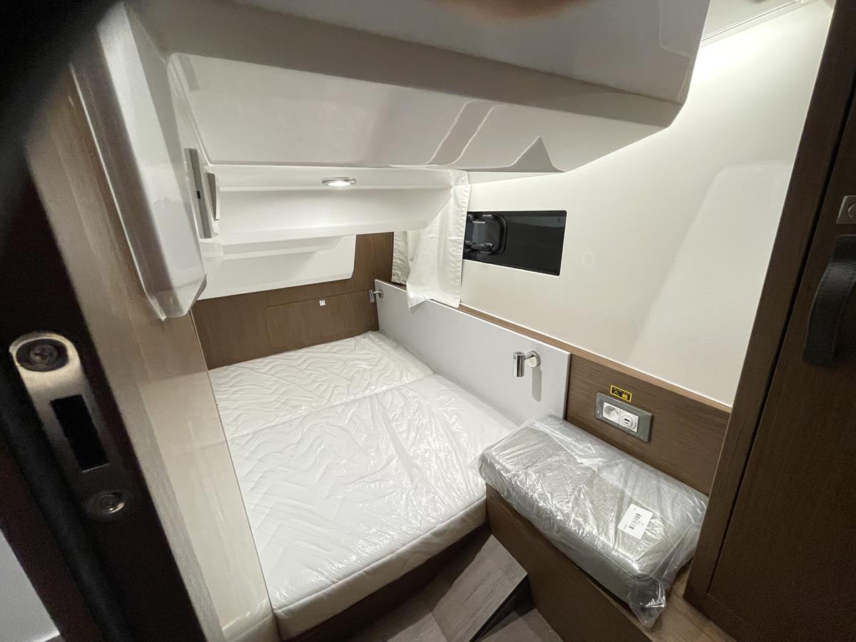 Beneteau Antares 9 2020 bij Belgian Boat Service