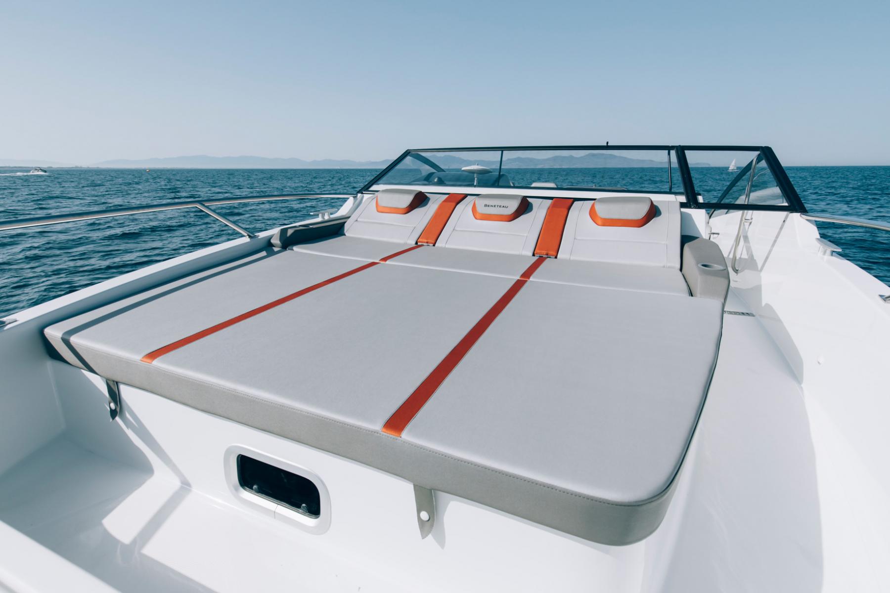 Beneteau Flyer 10 2020 bij Belgian Boat Service