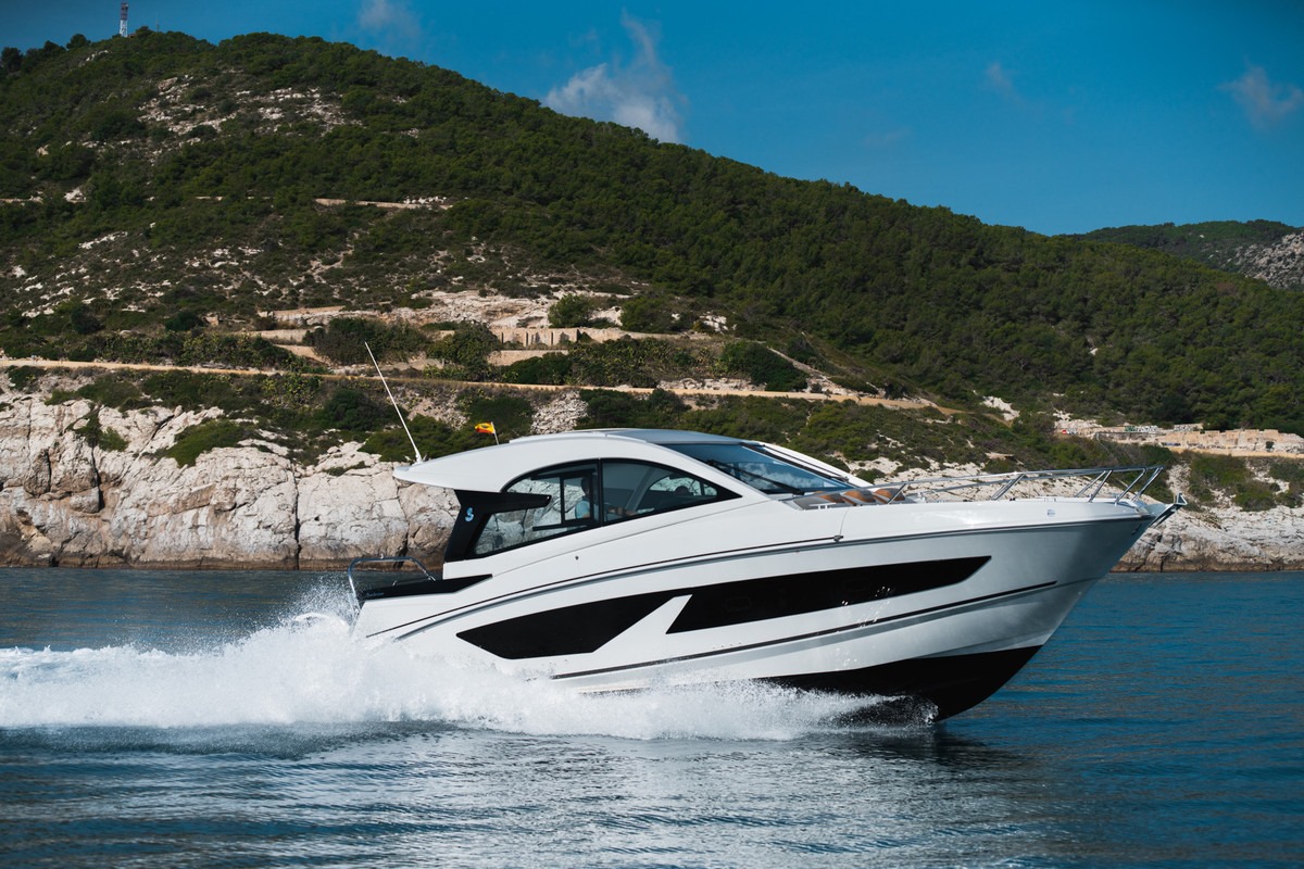 Beneteau Flyer 10 Sporttop 2020 bij Belgian Boat Service