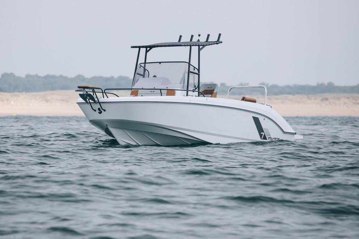 Beneteau Flyer 7 Spacedeck 2020 bij Belgian Boat Service