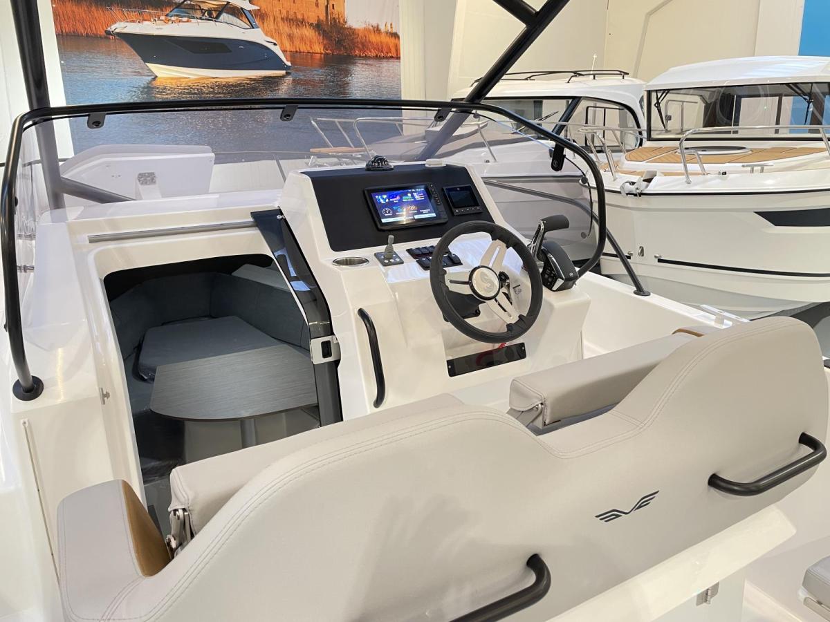 Beneteau Flyer 8 Sundeck 2020 bij Belgian Boat Service