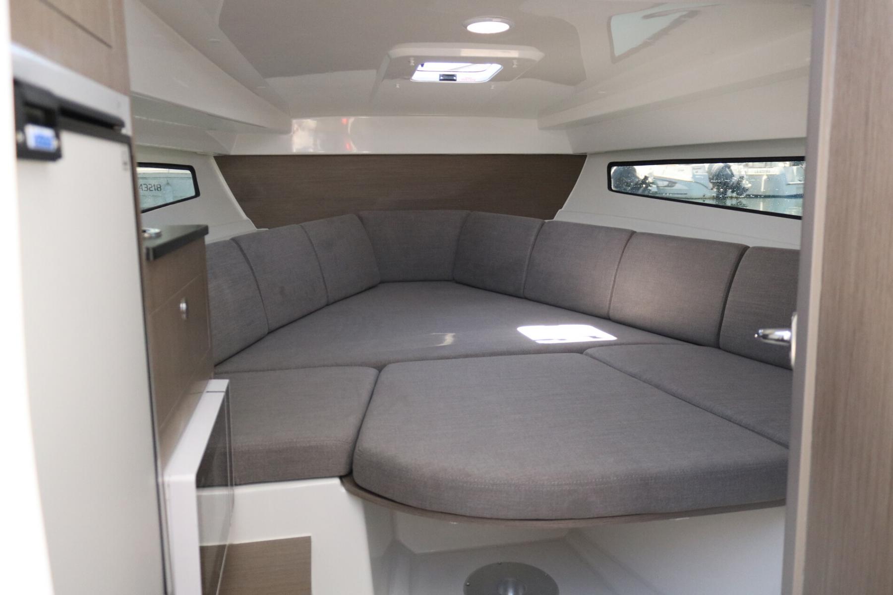 Beneteau Flyer 8 Sundeck 2020 bij Belgian Boat Service