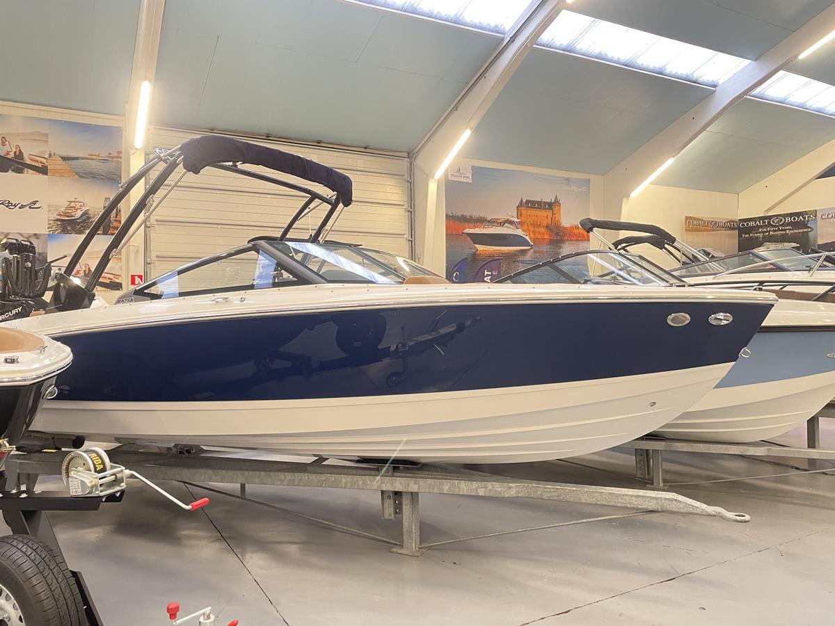 Cobalt Boats CS23