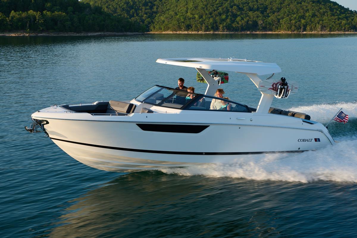 Cobalt Boats R31