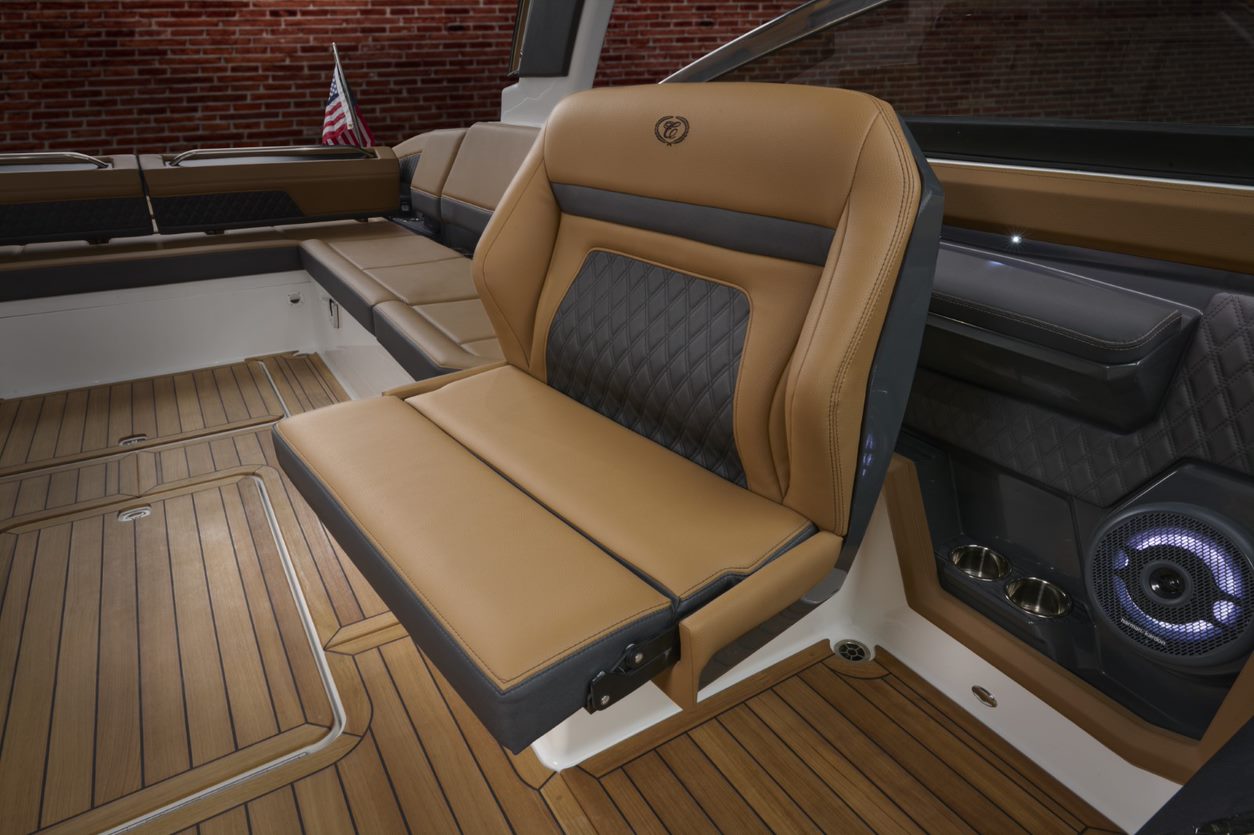 Cobalt Boats R33 2020 bij Belgian Boat Service