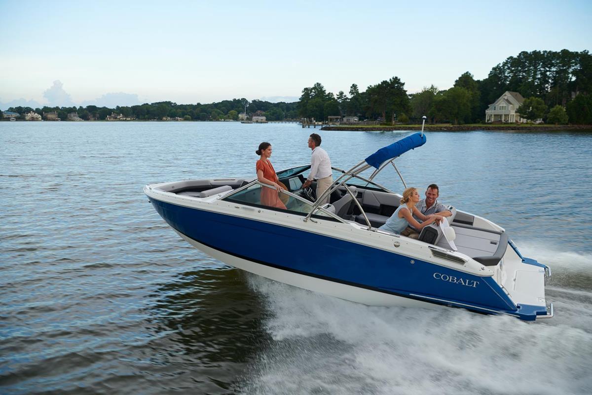 Cobalt Boats R4 Bowrider 2020 bij Belgian Boat Service
