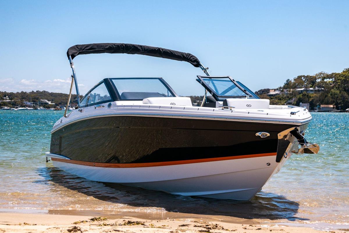 Cobalt Boats R4 Outboard 2020 bij Belgian Boat Service