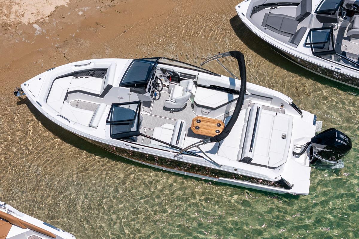 Cobalt Boats R4 Outboard