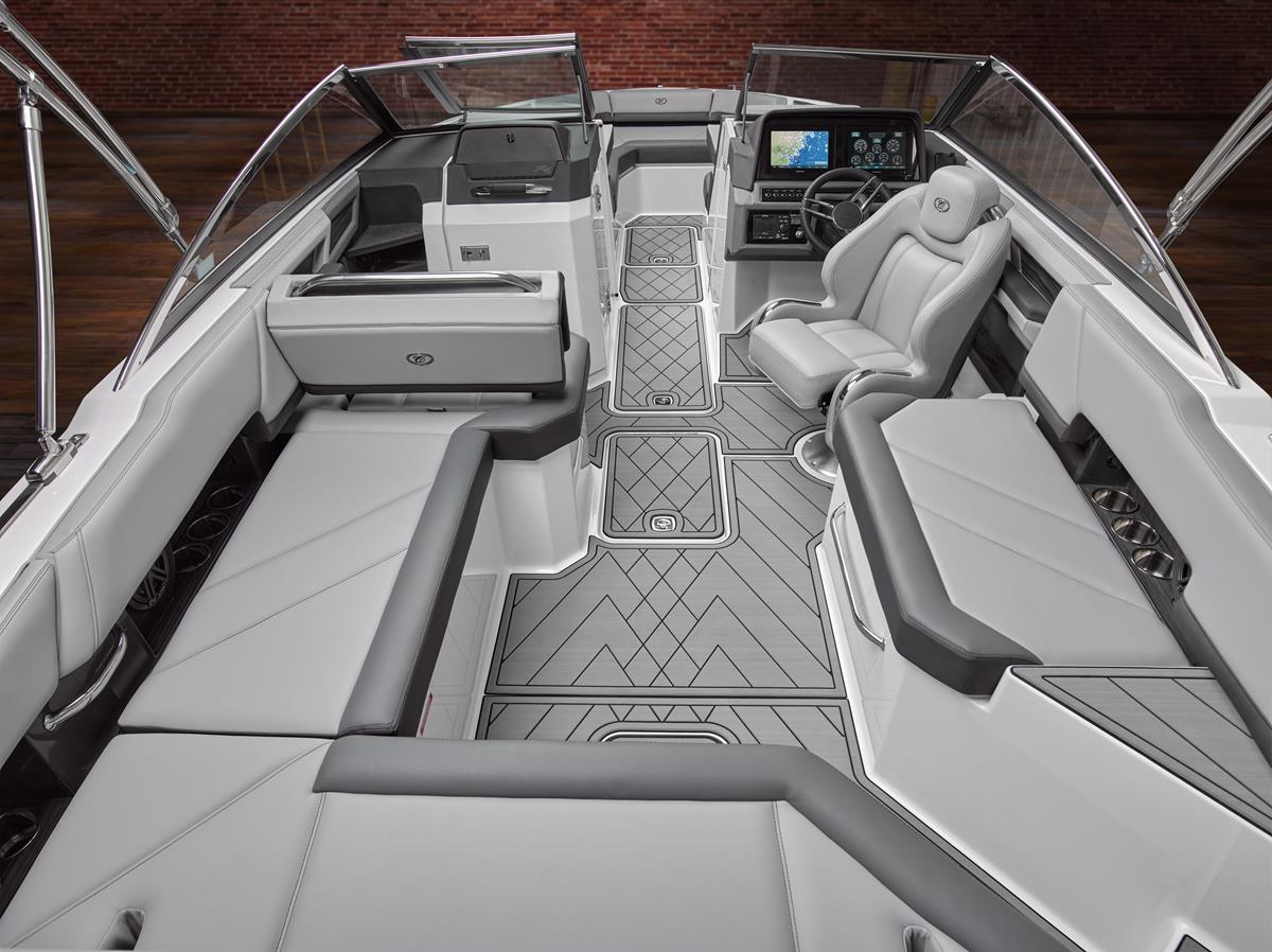 Cobalt Boats R6 Bowrider 2020 bij Belgian Boat Service