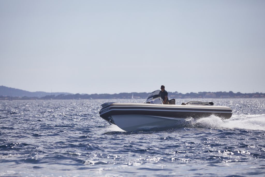 Joker Boat Clubman 24 2020 bij Belgian Boat Service