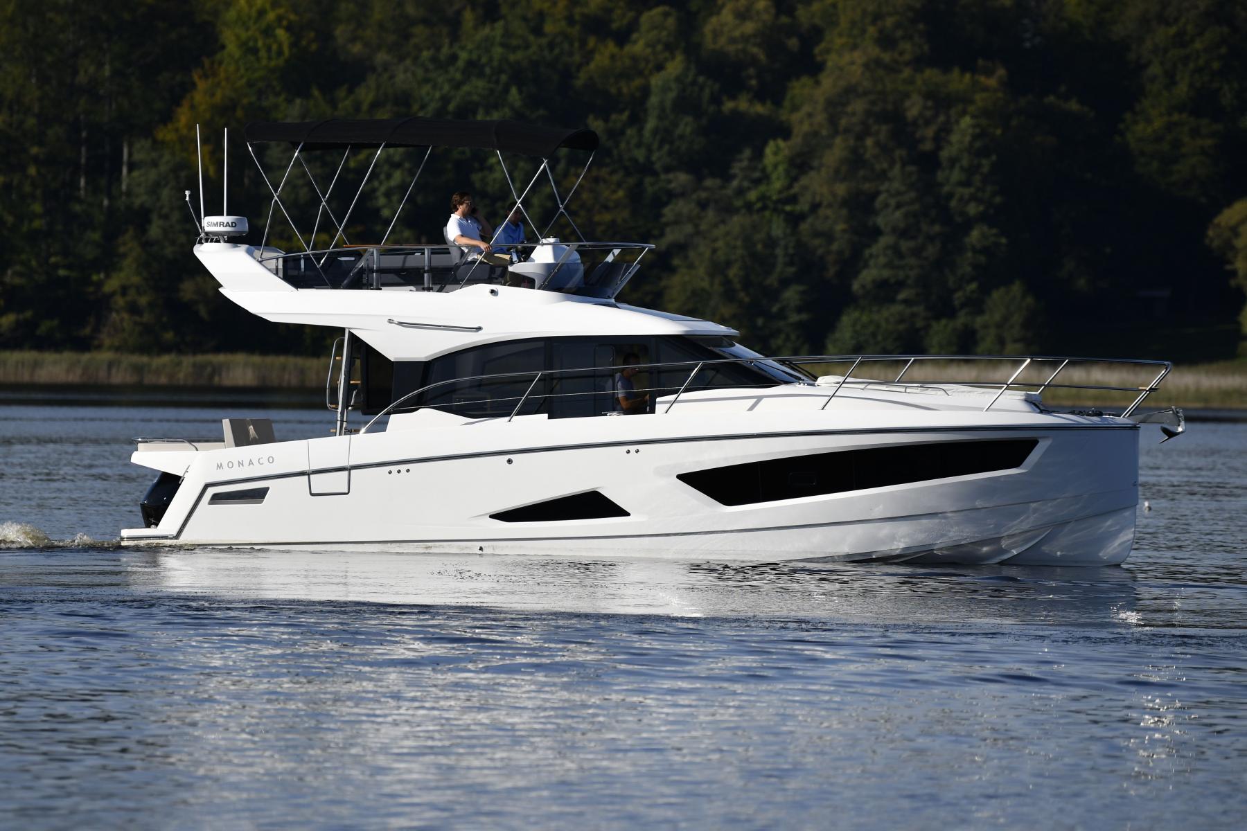 Parker Boats Monaco Fly 2020 bij Belgian Boat Service