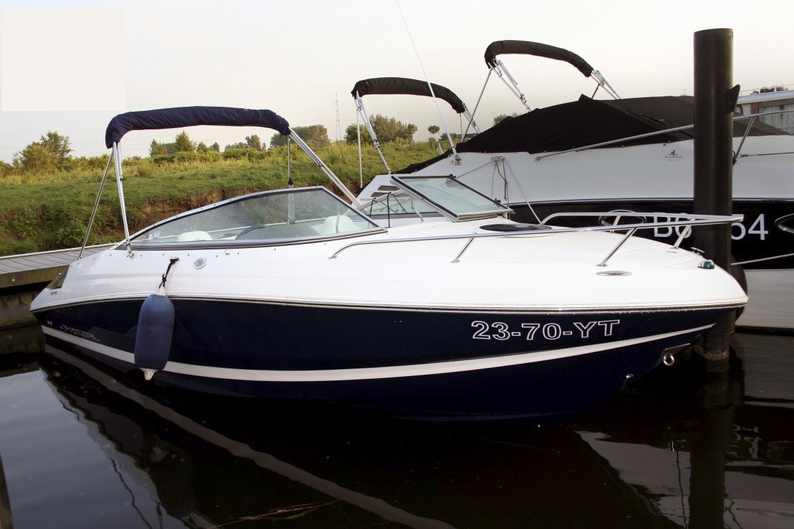 Regal 2250 Cuddy