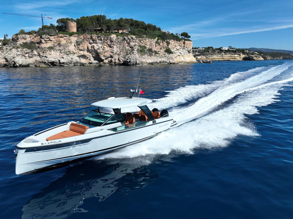 Saxdor Yachts 320 GTO 2020 bij Belgian Boat Service