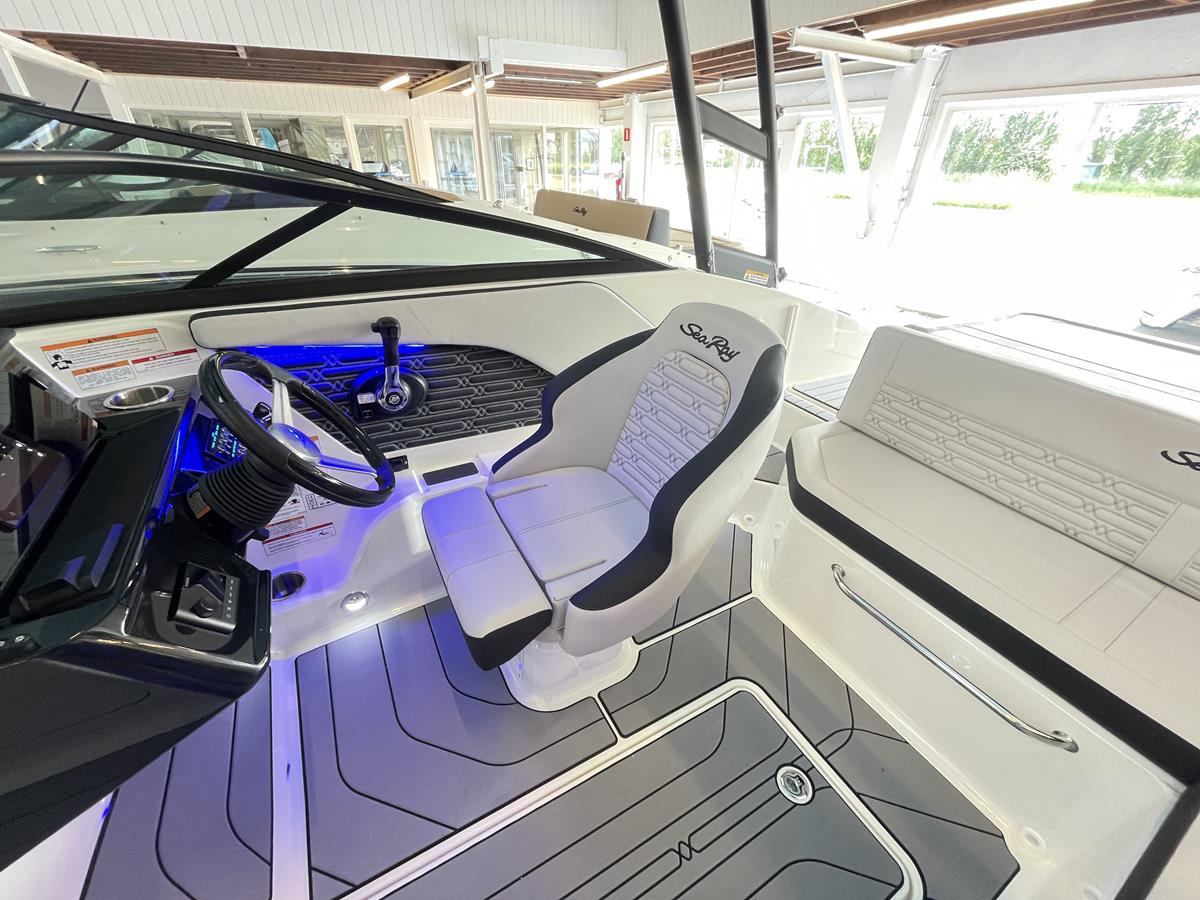 Sea Ray 190 SPX 2020 bij Belgian Boat Service