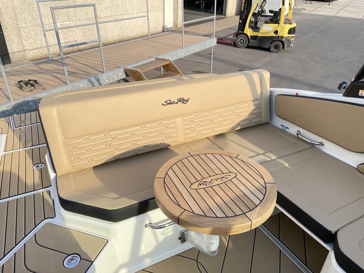Sea Ray 210 SPX 2020 bij Belgian Boat Service