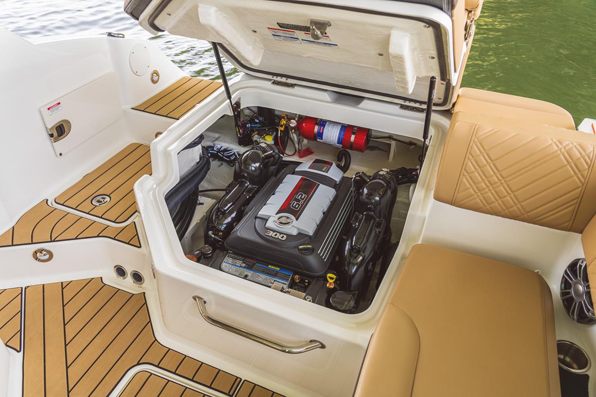 Sea Ray 230 SDX 2020 bij Belgian Boat Service