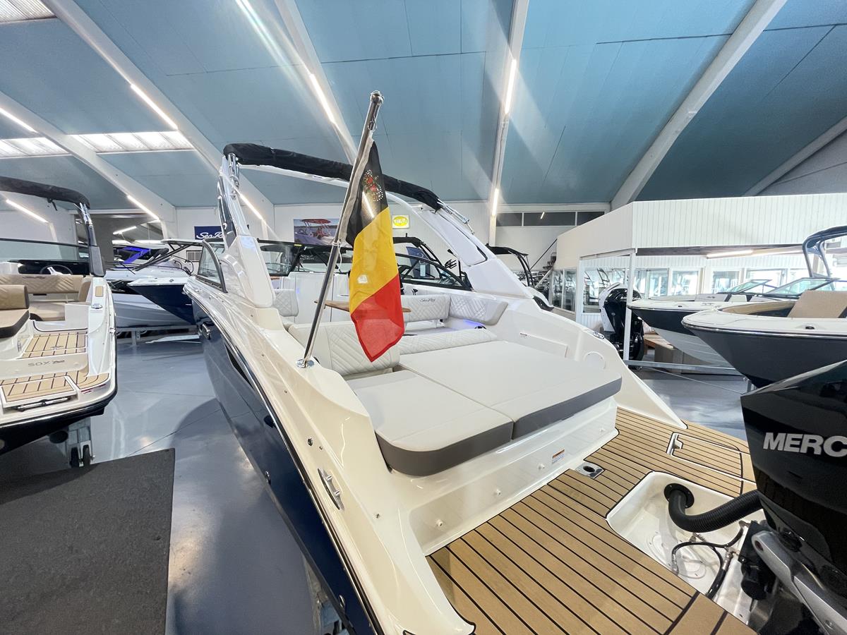 Sea Ray 230 SDX(O) 2020 bij Belgian Boat Service