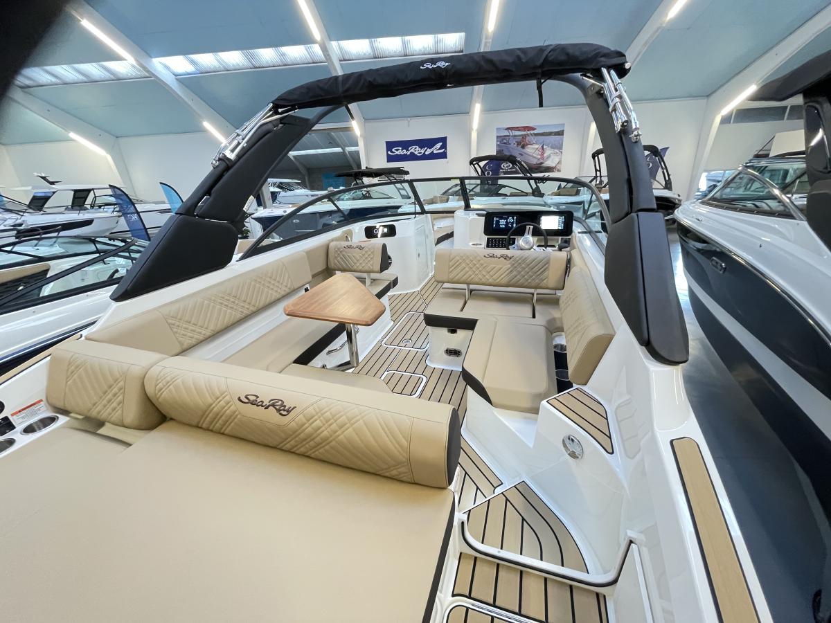 Sea Ray 250 SDX 2020 bij Belgian Boat Service