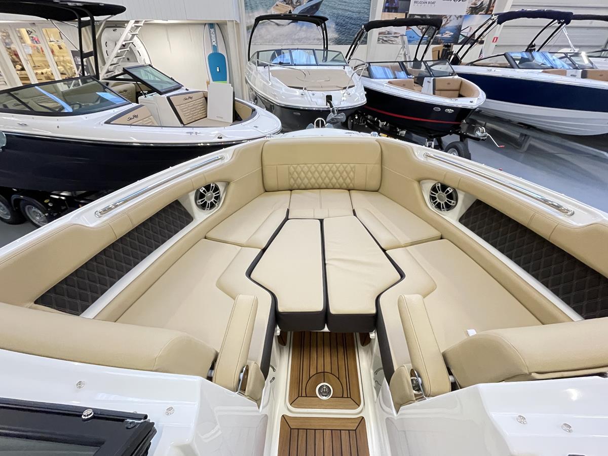 Sea Ray 250 SLX 2020 bij Belgian Boat Service