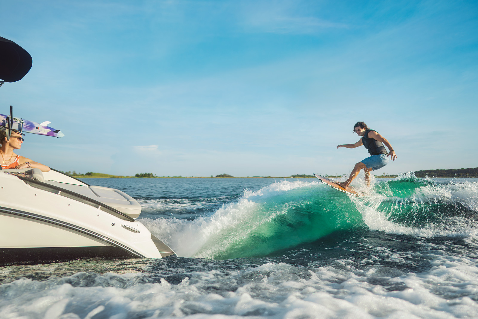 Sea Ray 260 Surf 2020 bij Belgian Boat Service