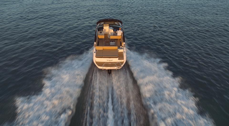 Sea Ray 270 SDX 2020 bij Belgian Boat Service