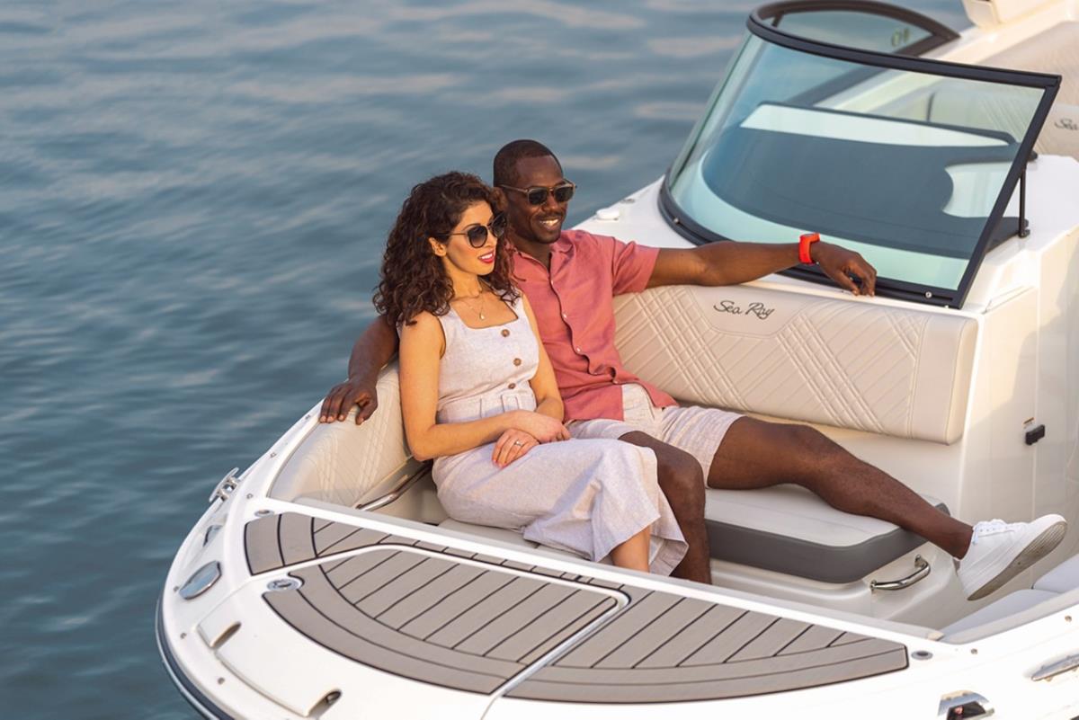 Sea Ray 270 SDX Outboard 2020 bij Belgian Boat Service