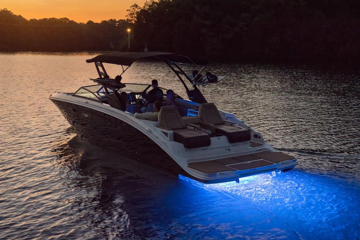 Sea Ray 290 SDX Inboard 2020 bij Belgian Boat Service