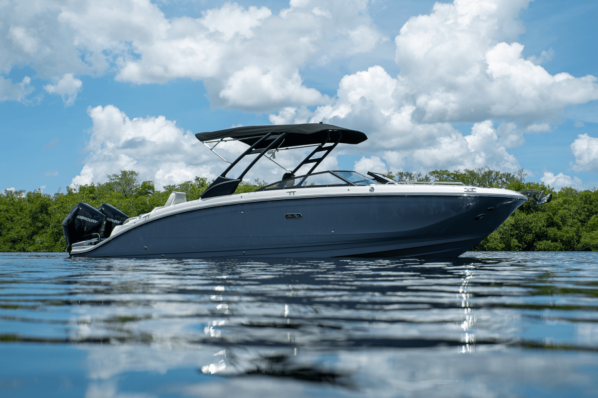 Sea Ray 290 SDX Outboard 2020 bij Belgian Boat Service