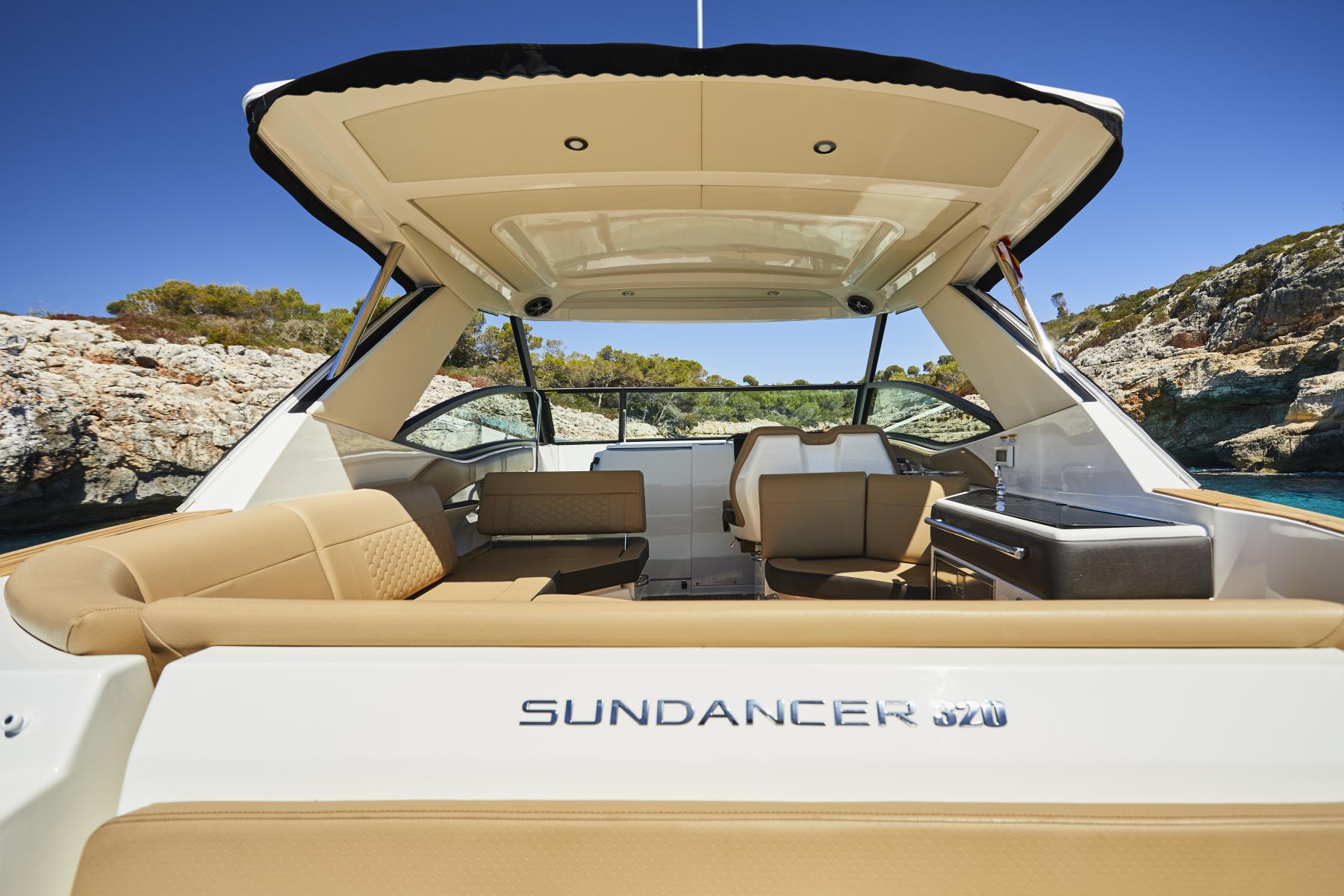Sea Ray 320 Sundancer 2020 bij Belgian Boat Service