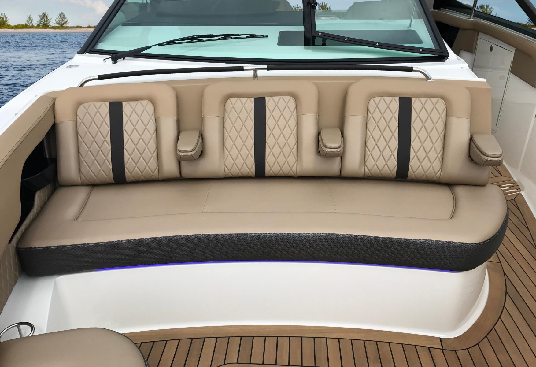Sea Ray 400 SLX 2020 bij Belgian Boat Service