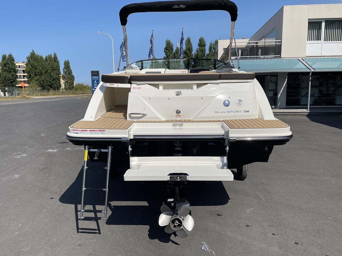Sea Ray 230 Sunsports