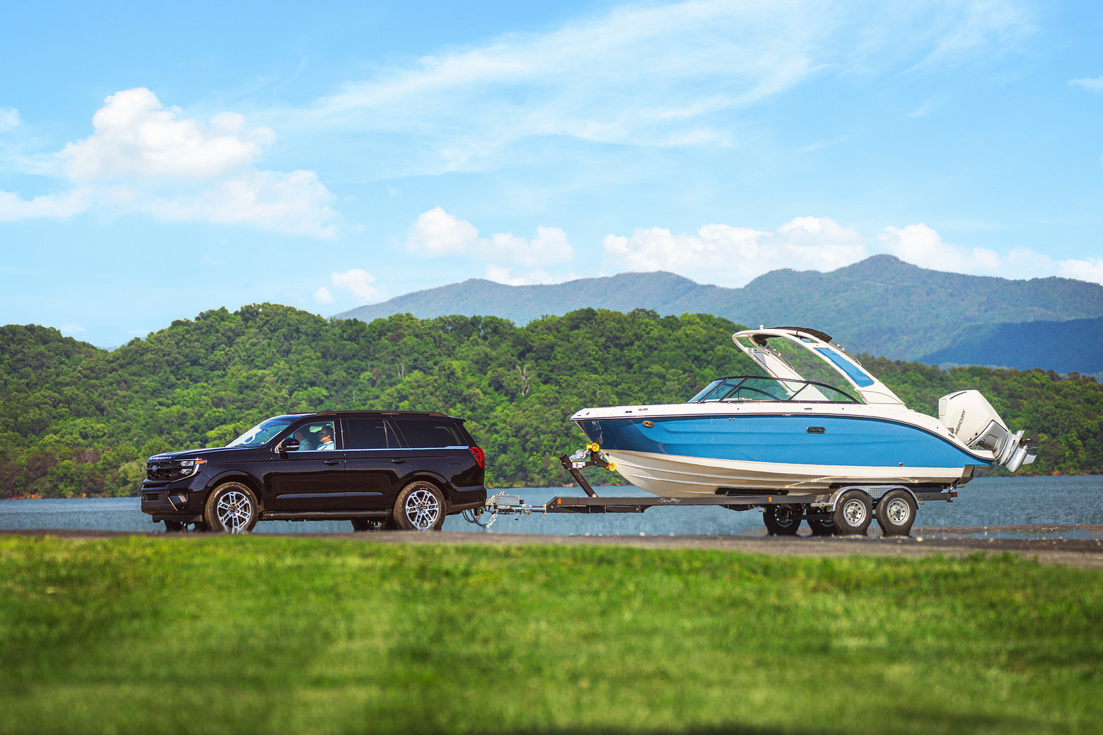 Sea Ray 230 SDX Outboard